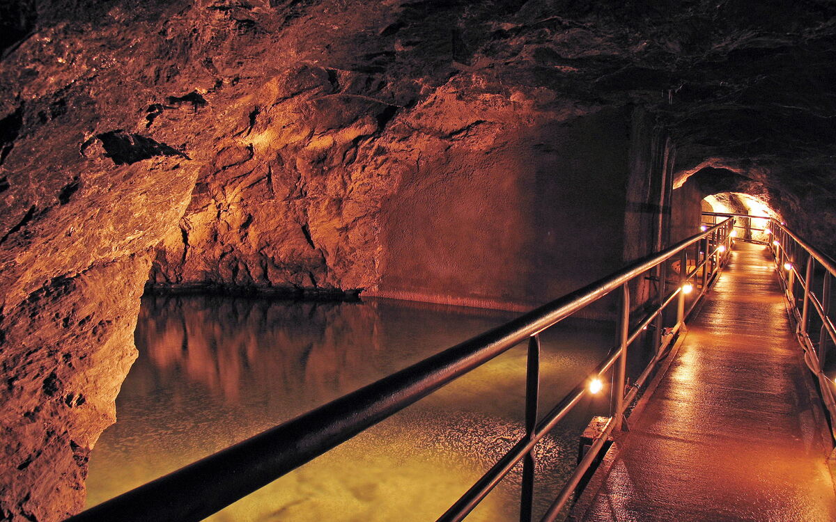 Höhlensee in der Marienglashöhle
