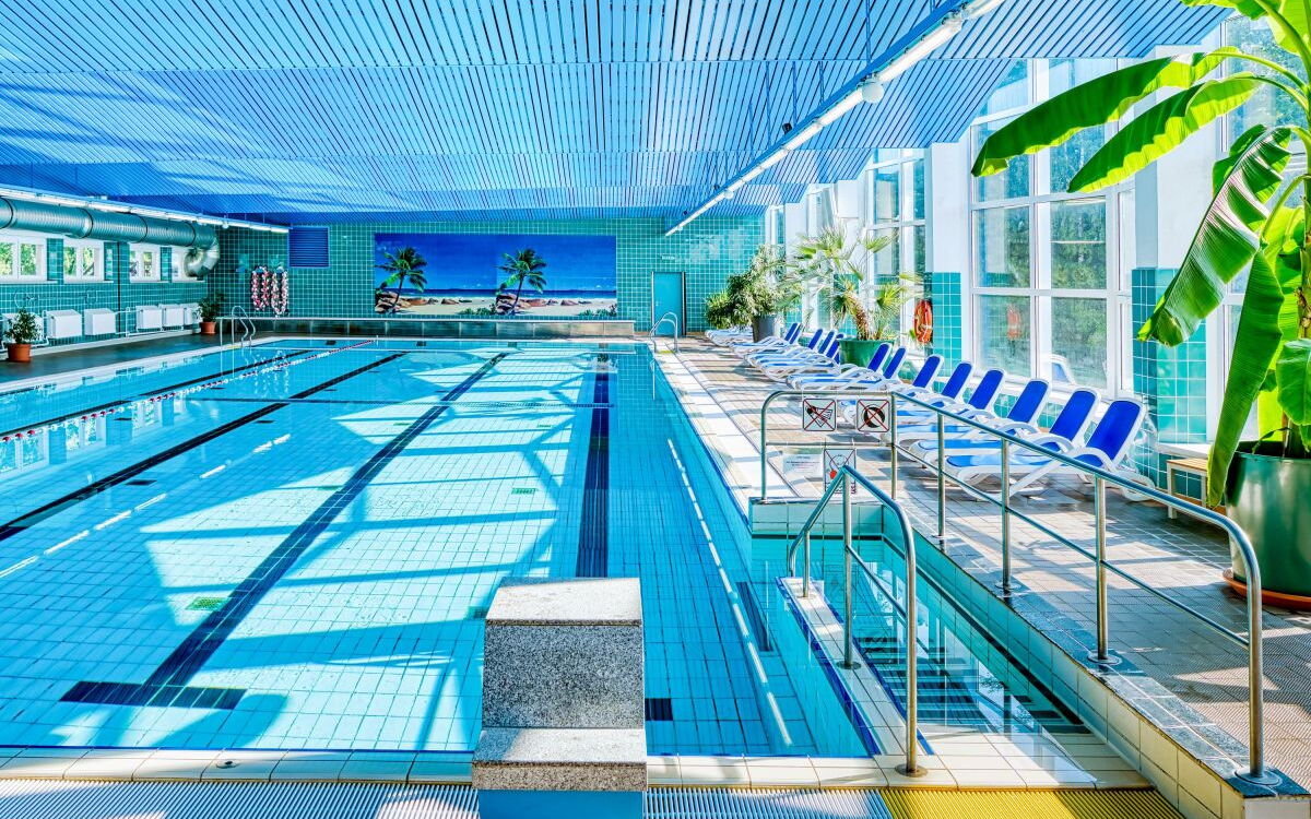 Innen-Pool © 
