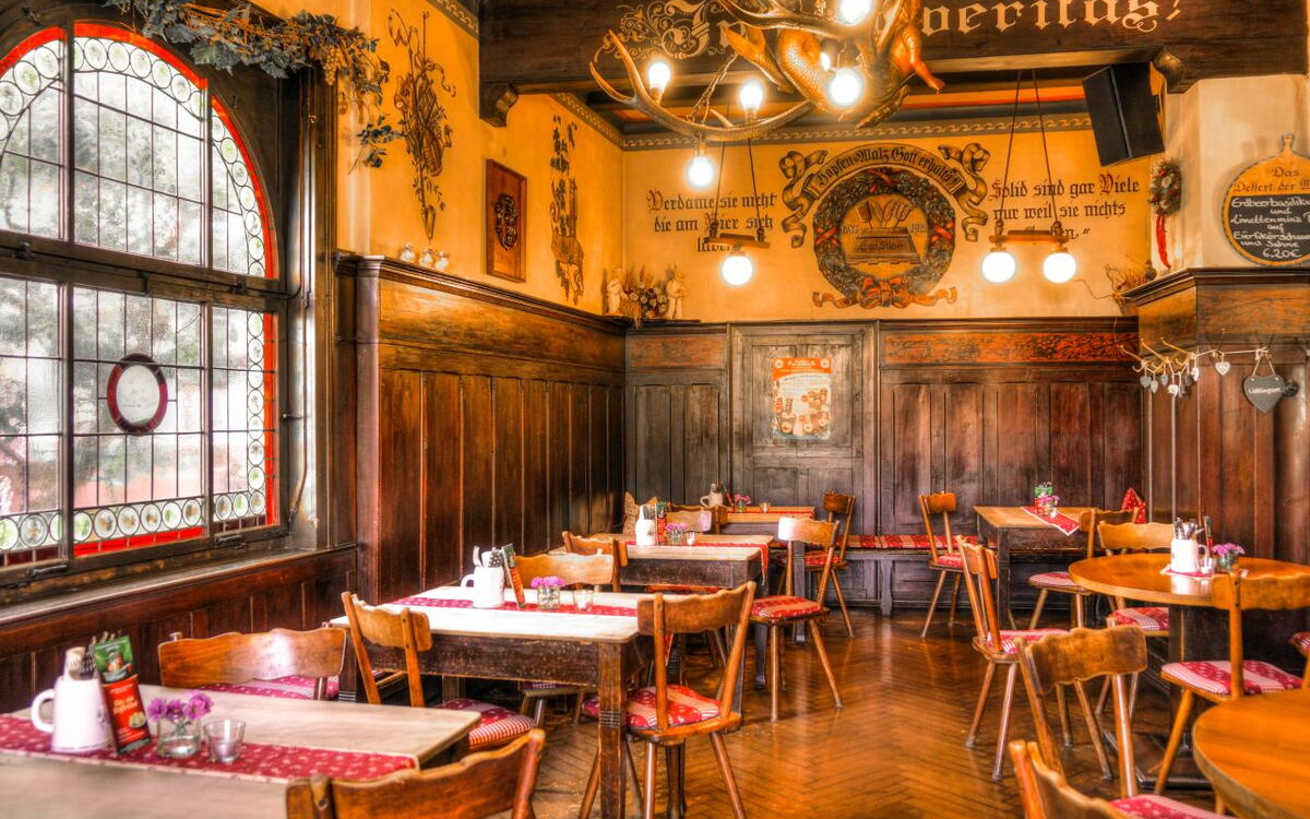 Rustikale Inneneinrichtung im Brauhaus Friedrichroda
