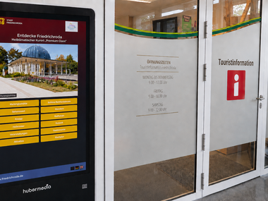 Eingang und Infoterminal TI