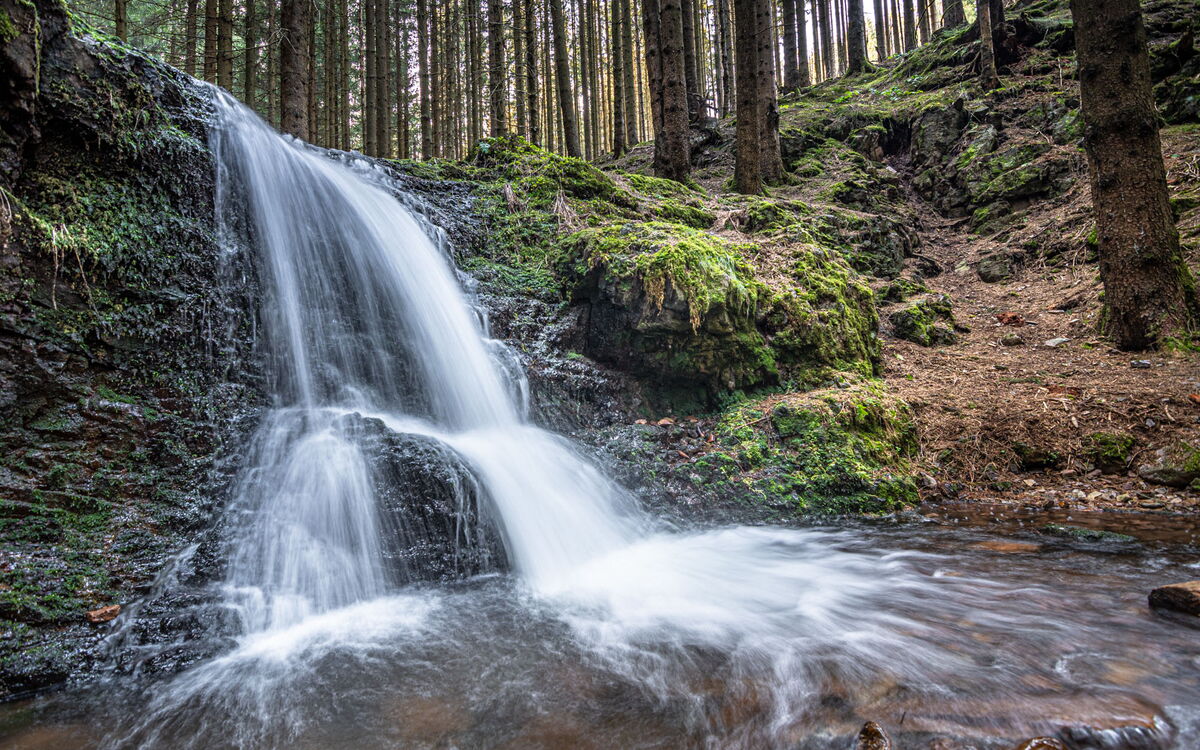 Wasserfall am Schilfwasser bei Friedrichroda